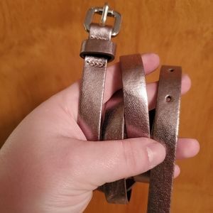 Thin metallic belt